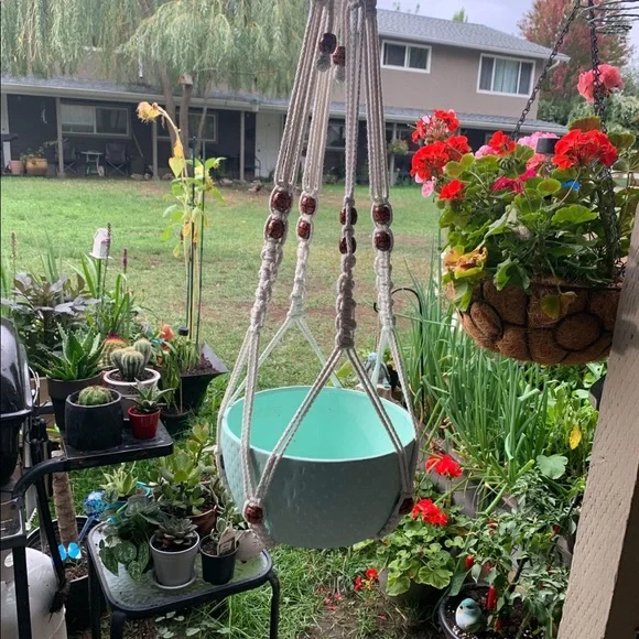 Hand made macrame hanger - Picture 5 of 8